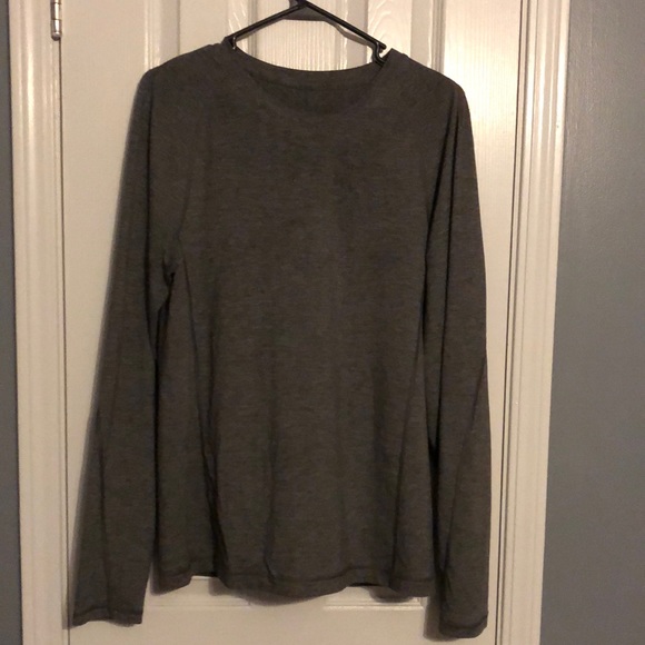 Lululemon Metal Tech Vent Long Sleeve in Charcoal - Picture 5 of 10
